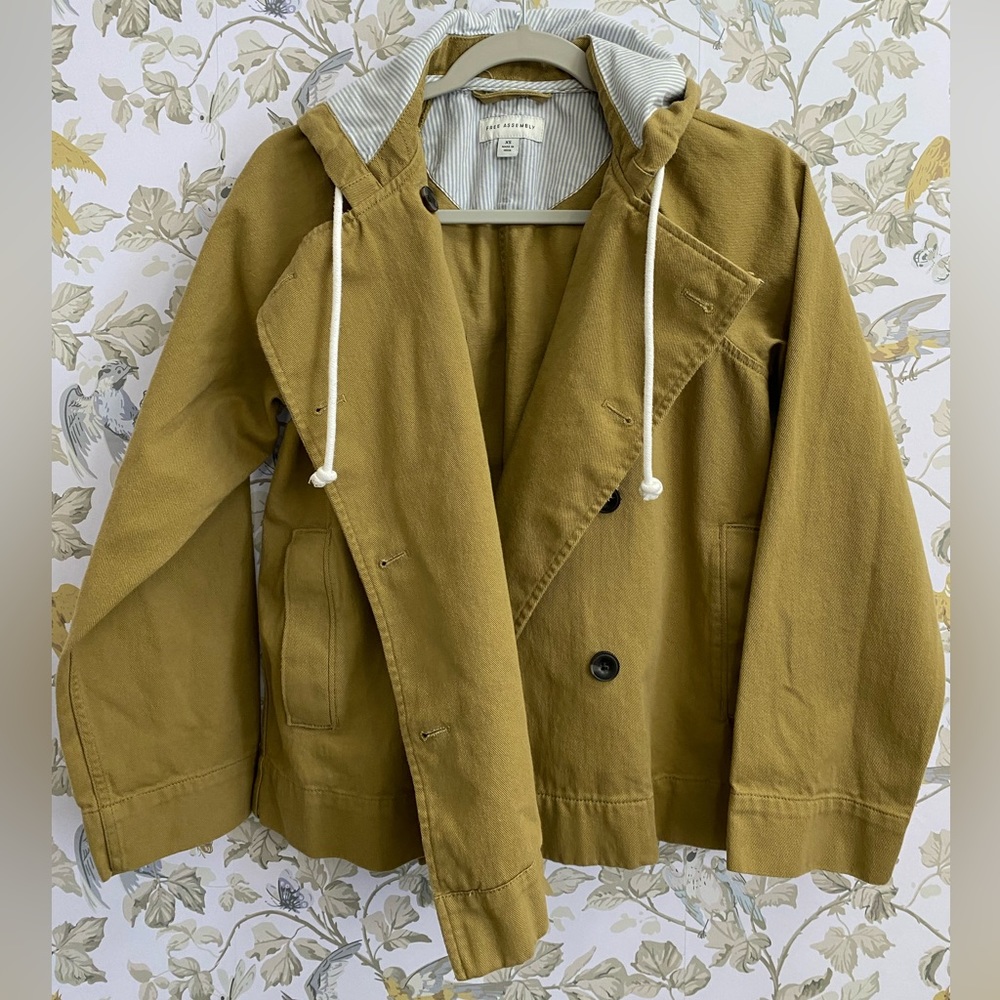 Free Assembly XS Modern Casual Peacoat.